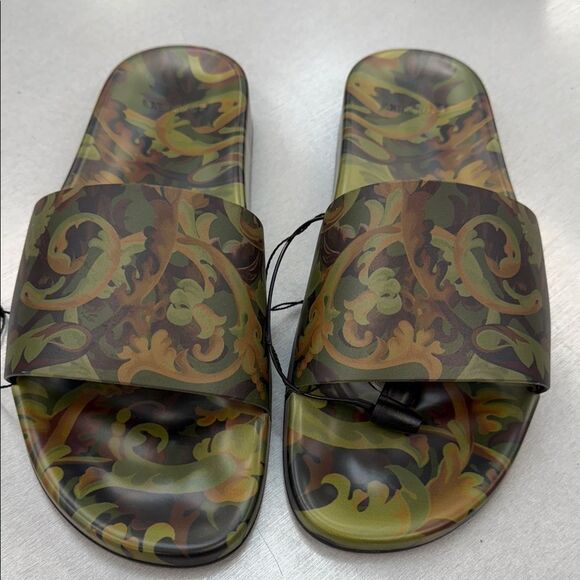 Camouflage Slide Sandals - Picture 1 of 9